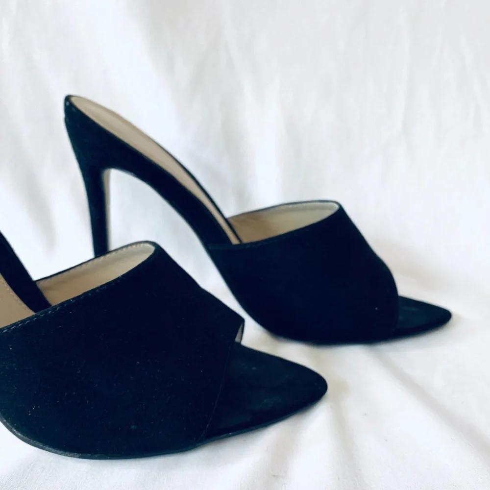 Tony Bianca “style” black‎ heels sz 8